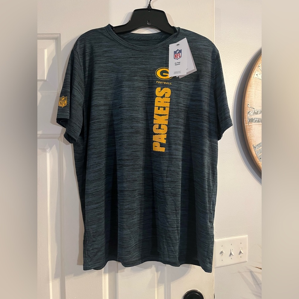 NWT NFL GREEN BAY PACKERS T-SHIRT